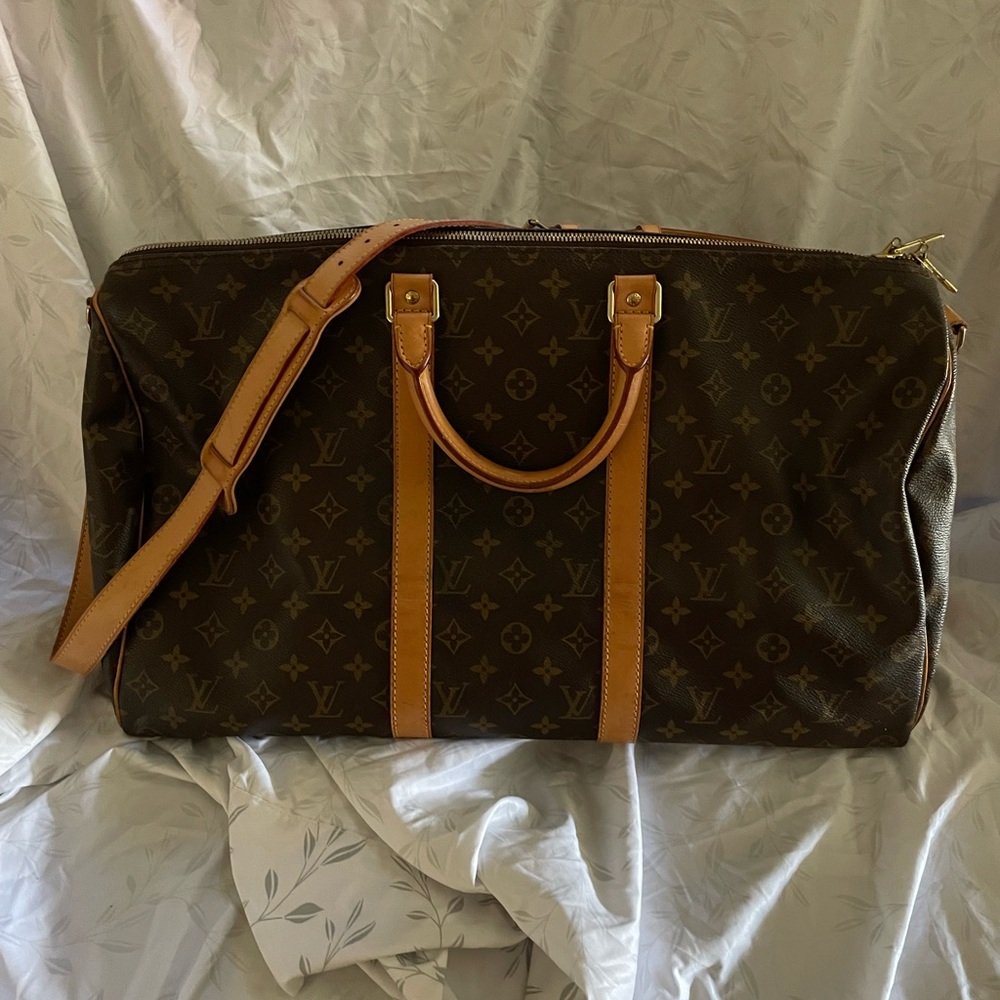 Louis Vuitton: Keepall Bandoulière 50 Travel Bag